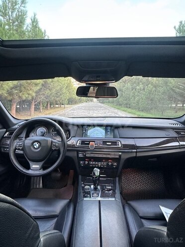 BMW 750 2010, 197,000 km - 4.4 л - Bakı