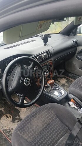 Volkswagen Passat 2001, 587,410 km - 2.8 l - Ağdaş