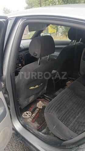 Volkswagen Passat 2001, 587,410 km - 2.8 l - Ağdaş