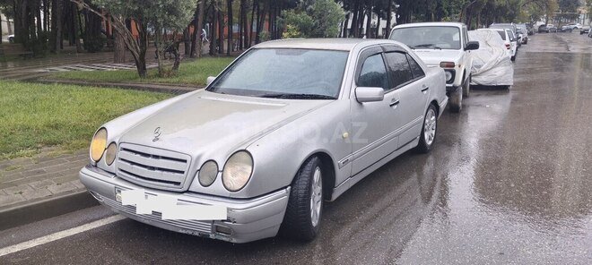 Mercedes E 200 1998, 315,000 km - 2.0 л - Bakı