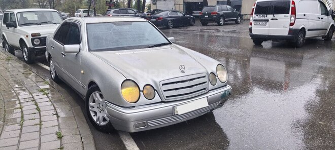 Mercedes E 200 1998, 315,000 km - 2.0 л - Bakı