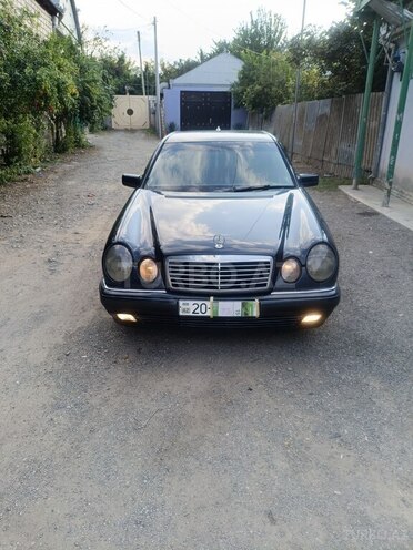 Mercedes E 220 1999, 556,021 km - 2.2 l - Ağstafa