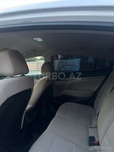 Hyundai Elantra 2018, 117,000 km - 2.0 l - Yevlax