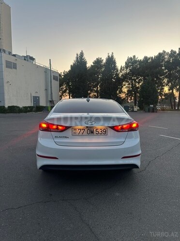 Hyundai Elantra 2018, 117,000 km - 2.0 l - Yevlax