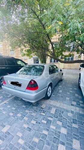 Mercedes C 200 1999, 355,000 km - 2.0 l - Salyan