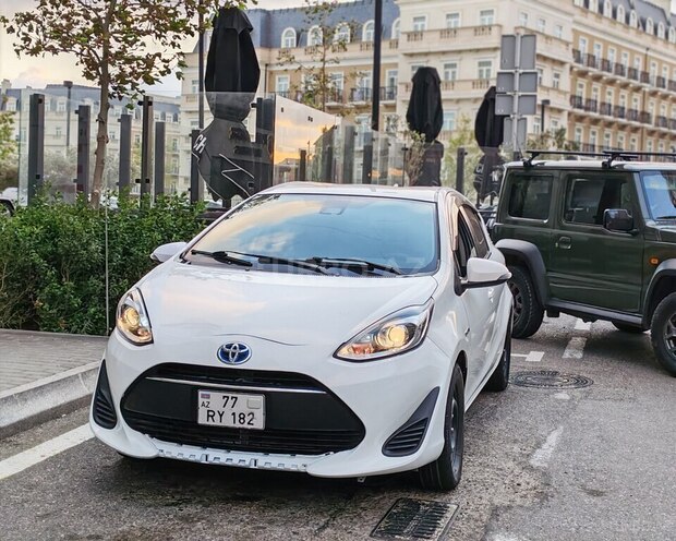 Toyota Aqua 2018, 159,325 km - 1.5 л - Bakı