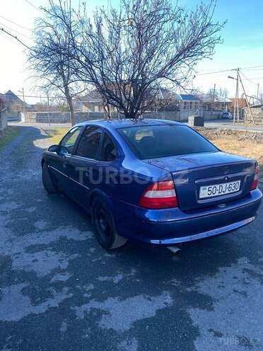 Opel Vectra 1996, 358,000 km - 1.6 l - Qax