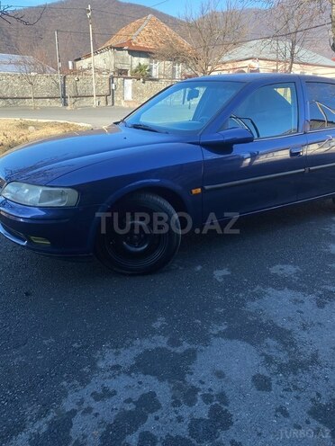Opel Vectra 1996, 358,000 km - 1.6 l - Qax