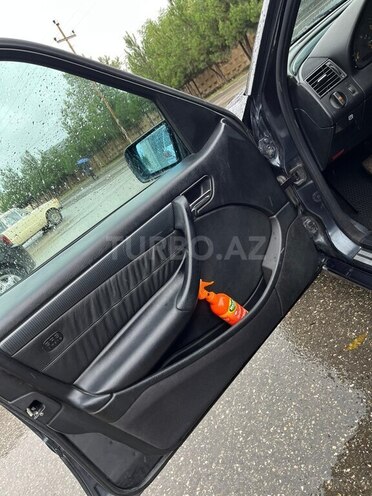 Mercedes C 200 1998, 340,000 km - 2.0 л - Quba