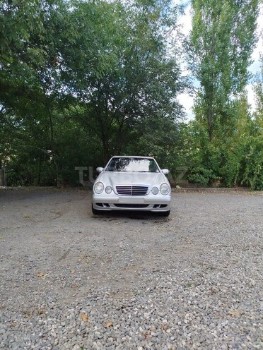 Mercedes E 230 1996, 473,000 km - 2.3 l - Qusar