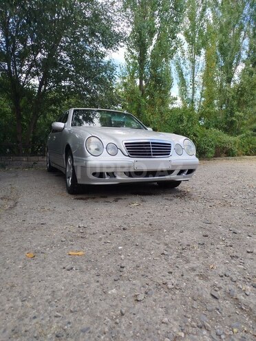 Mercedes E 230 1996, 473,000 km - 2.3 l - Qusar