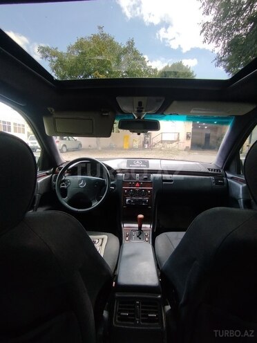 Mercedes E 230 1996, 473,000 km - 2.3 l - Qusar