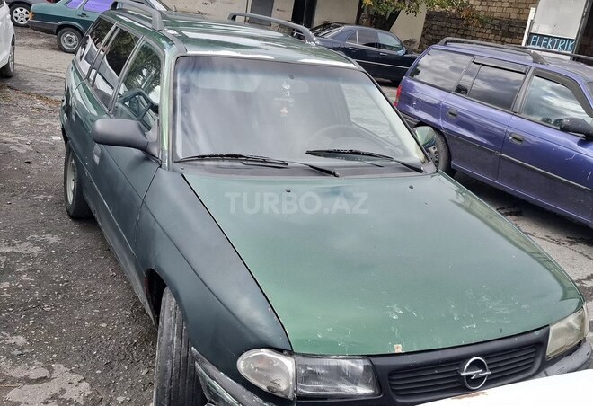 Opel Astra 1997, 638,000 km - 1.6 l - Şəki