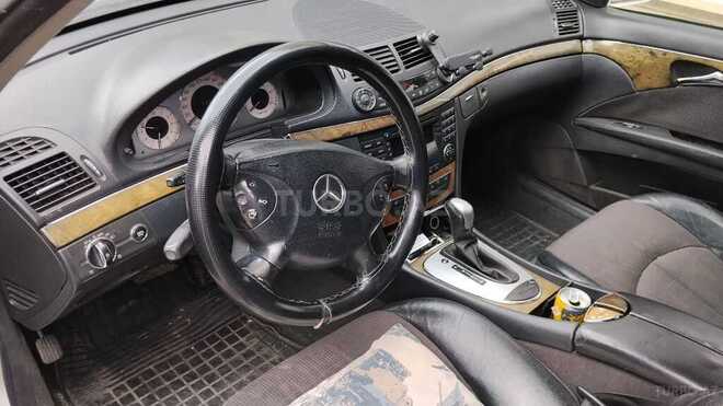 Mercedes E 220 2002, 428,000 km - 2.2 l - Bakı