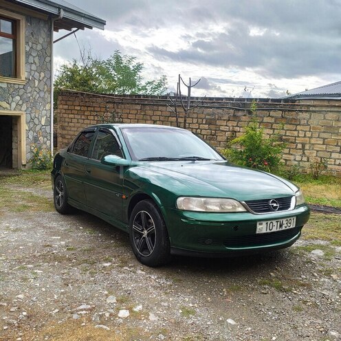 Opel Vectra 1997, 312,000 km - 1.8 l - Şəki