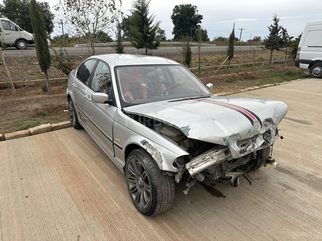 BMW 320 2001, 320,000 km - 2.2 l - Salyan