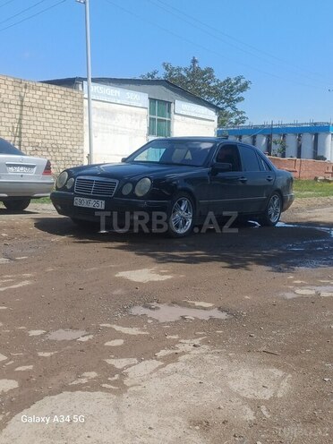 Mercedes E 280 1998, 250,468 km - 2.8 л - Gədəbəy