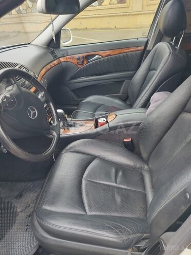 Mercedes E 240 2003, 332,000 km - 2.6 l - Bakı