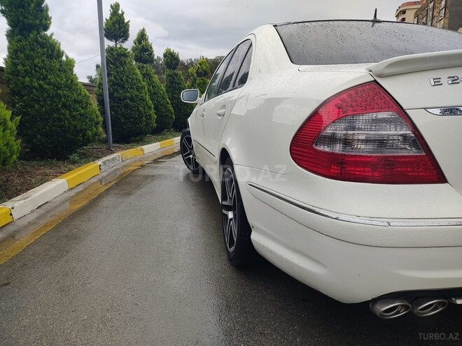Mercedes E 240 2003, 332,000 km - 2.6 l - Bakı
