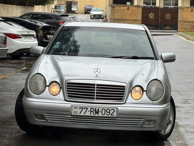 Mercedes E 200 1998, 245,000 km - 2.2 л - Bakı
