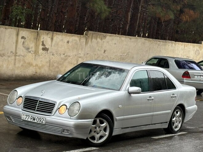 Mercedes E 200 1998, 245,000 km - 2.2 л - Bakı