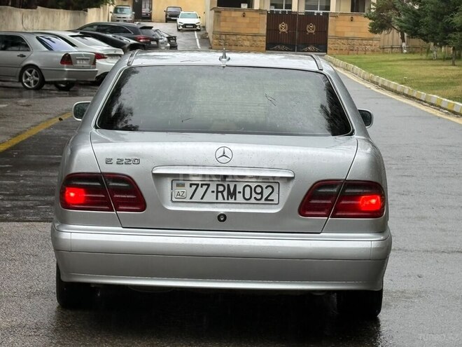Mercedes E 200 1998, 245,000 km - 2.2 л - Bakı