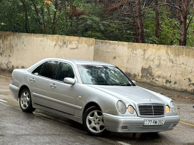 Mercedes E 200 1998, 245,000 km - 2.2 л - Bakı