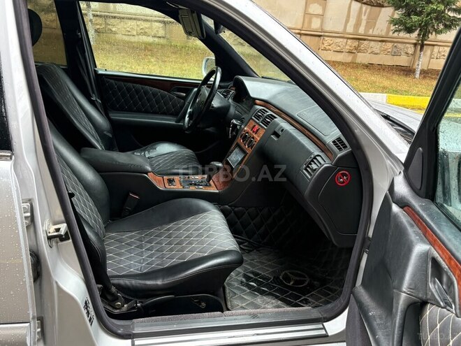 Mercedes E 200 1998, 245,000 km - 2.2 л - Bakı
