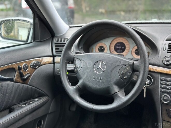 Mercedes E 320 2004, 290,000 km - 3.2 л - Bakı