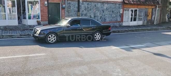 Mercedes E 320 2002, 400,000 km - 3.2 l - Qax