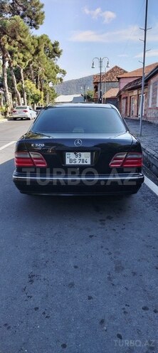 Mercedes E 320 2002, 400,000 km - 3.2 l - Qax