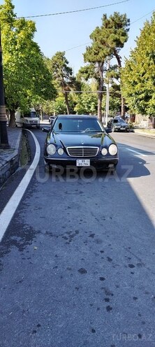 Mercedes E 320 2002, 400,000 km - 3.2 l - Qax