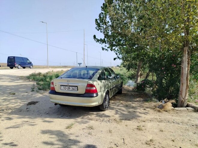 Opel Vectra 1996, 400,000 km - 1.8 l - Şirvan