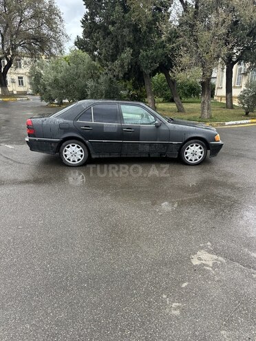 Mercedes C 230 1998, 323,000 km - 2.3 l - Bakı