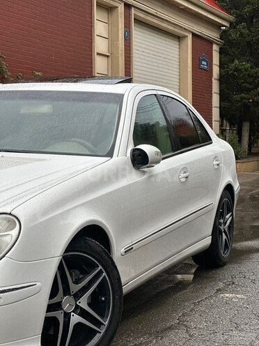 Mercedes E 240 2004, 272,500 km - 2.6 л - Bakı