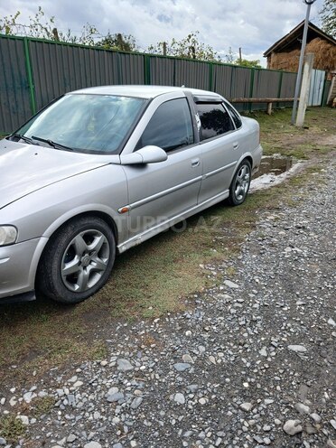Opel Vectra 1999, 250,852 km - 1.8 l - Zaqatala