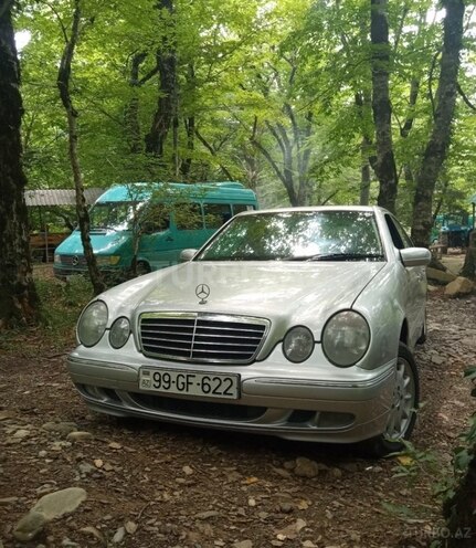 Mercedes E 240 2000, 322,299 km - 2.4 l - Bərdə