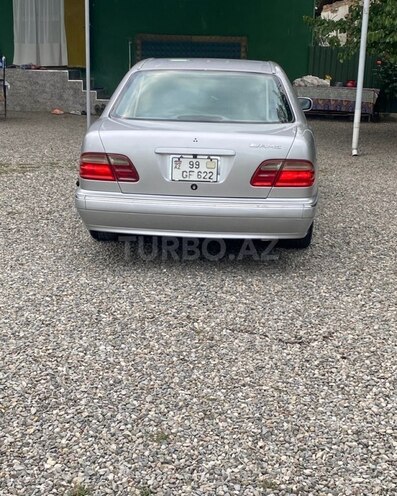 Mercedes E 240 2000, 322,299 km - 2.4 l - Bərdə