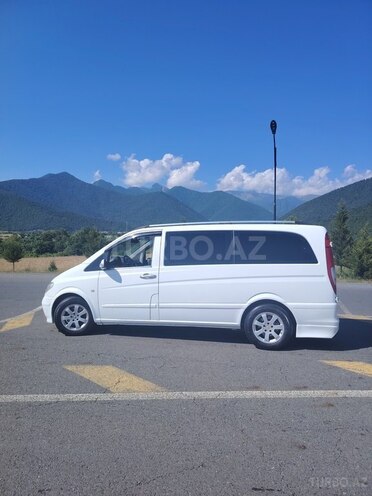 Mercedes  2009, 571,000 km - 2.1 л - Qax