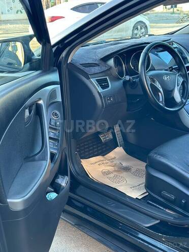 Hyundai Elantra 2012, 300,000 km - 1.8 l - Şirvan