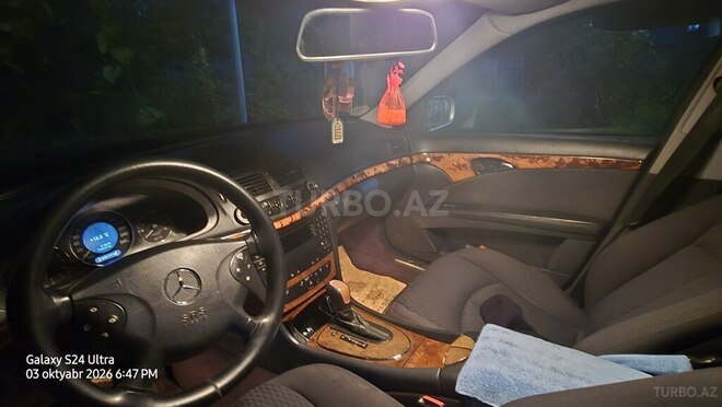 Mercedes E 240 2003, 244,581 km - 2.6 l - Qəbələ