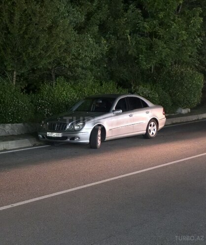 Mercedes E 240 2003, 244,581 km - 2.6 l - Qəbələ