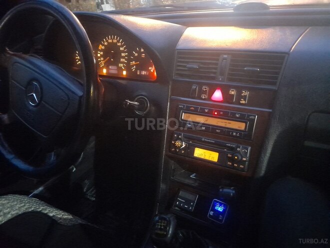 Mercedes C 220 2000, 222,000 km - 2.2 l - İmişli