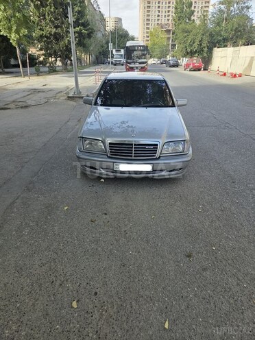 Mercedes C 220 2000, 340,000 km - 2.2 л - Bakı
