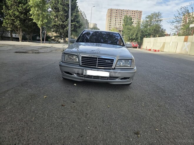 Mercedes C 220 2000, 340,000 km - 2.2 л - Bakı