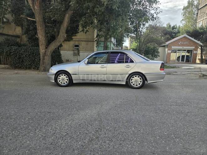 Mercedes C 220 2000, 340,000 km - 2.2 л - Bakı
