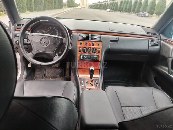 Mercedes E 240 1998, 240,000 km - 2.4 l - Gəncə