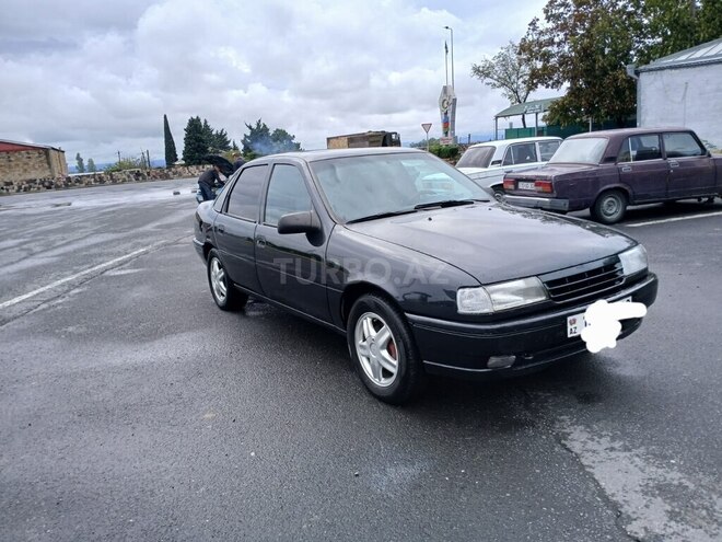 Opel Vectra 1992, 250,000 km - 2.0 l - Zaqatala