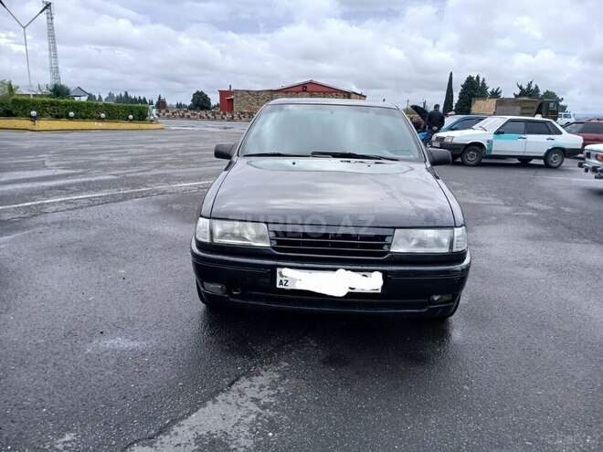 Opel Vectra 1992, 250,000 km - 2.0 l - Zaqatala