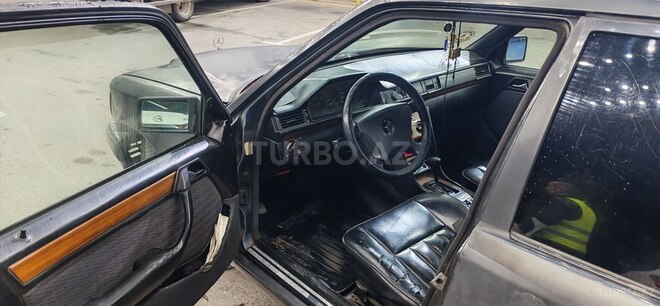 Mercedes E 200 1993, 274,555 km - 2.0 л - Sumqayıt